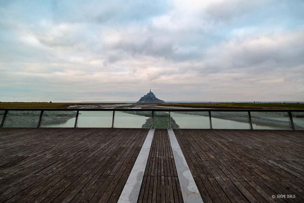 Voir le Mont-Saint-Michel depuis le barrage